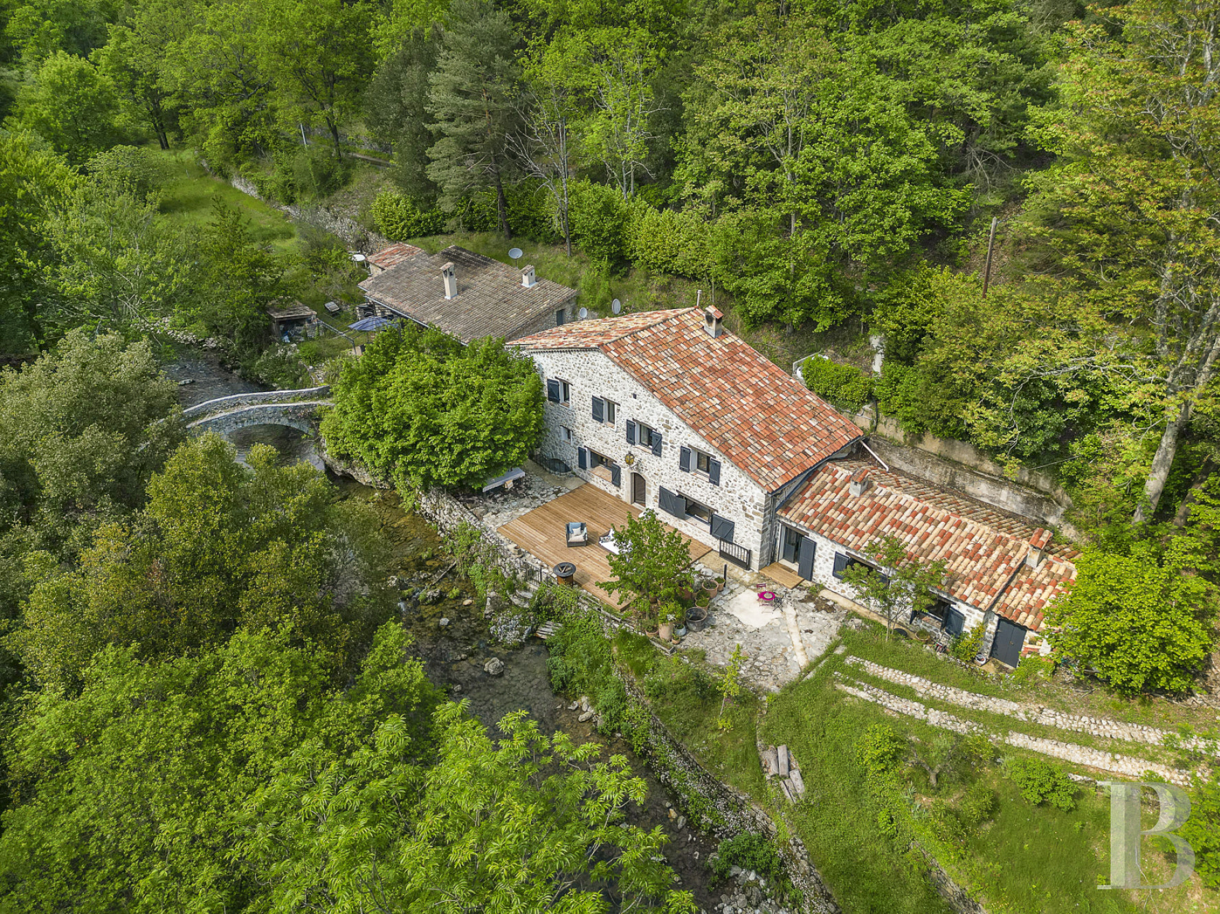 A former 19th-century water mill in the heart of nature north-west of Grasse in Alpes-Maritimes - photo  n°1